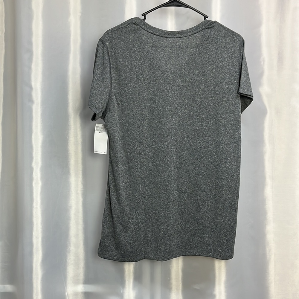 Hanes Sport T-shirt. New but no tags - Picture 2 of 4